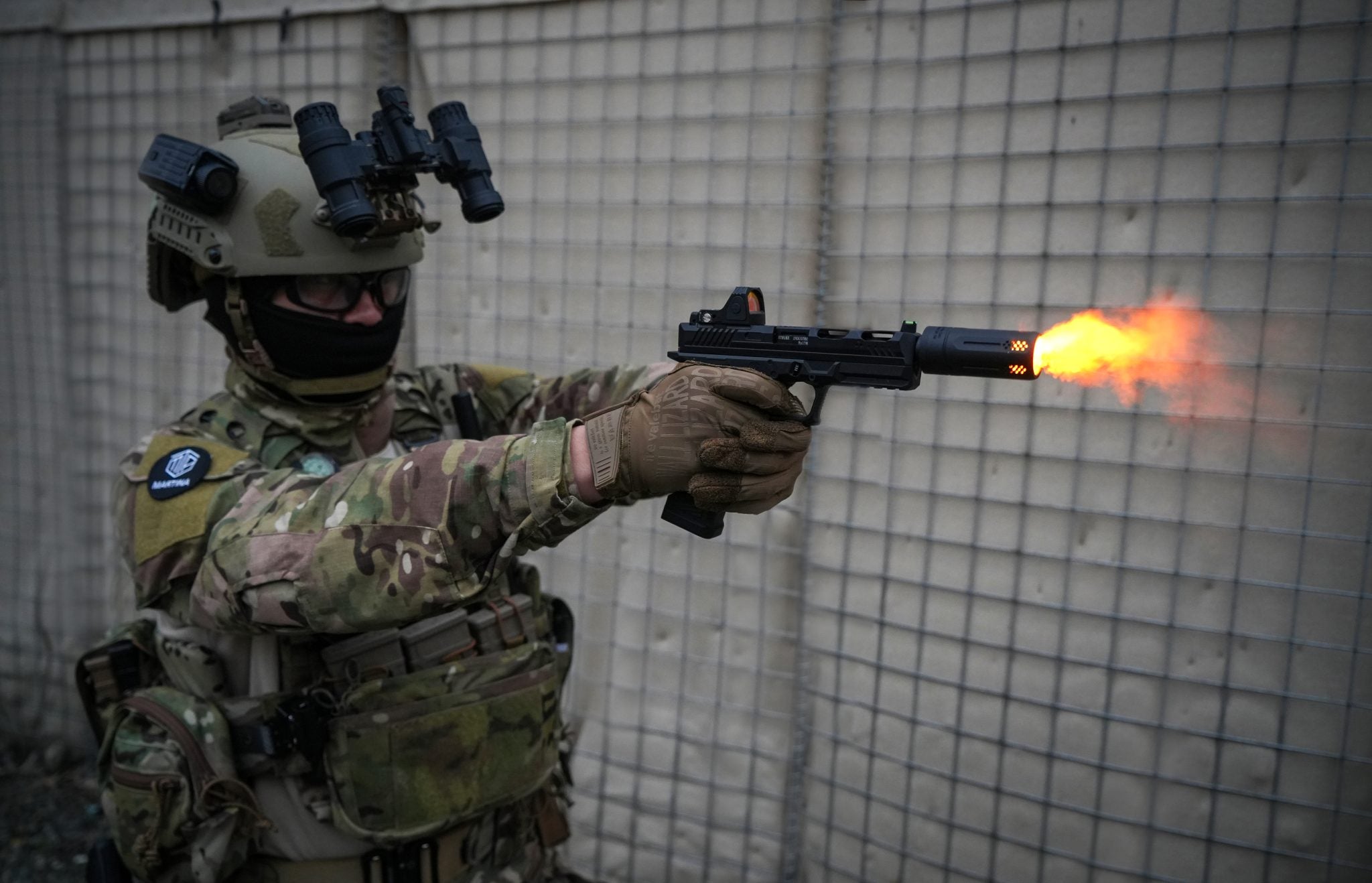Martina Smokey Wolf Mini Airsoft Muzzle Attachment w/ Muzzle Flash & Smoke Effect