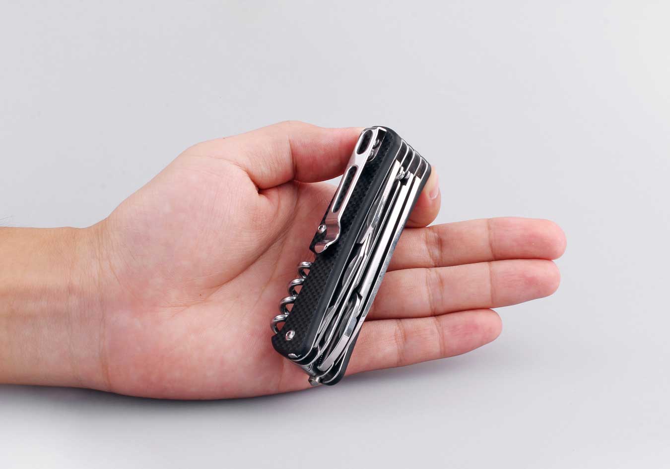 Ruike Criterion M41 Multifunctional Folding Knife – 18 Tools | Ruike