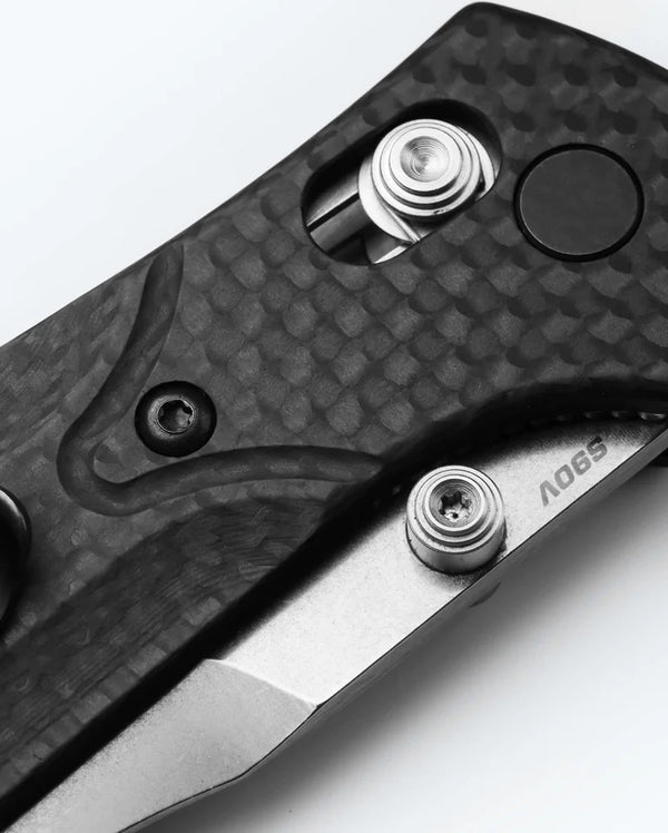 Benchmade 945-2 Mini Osborne Folding Knife – S90V w/ Carbon Fiber Handle